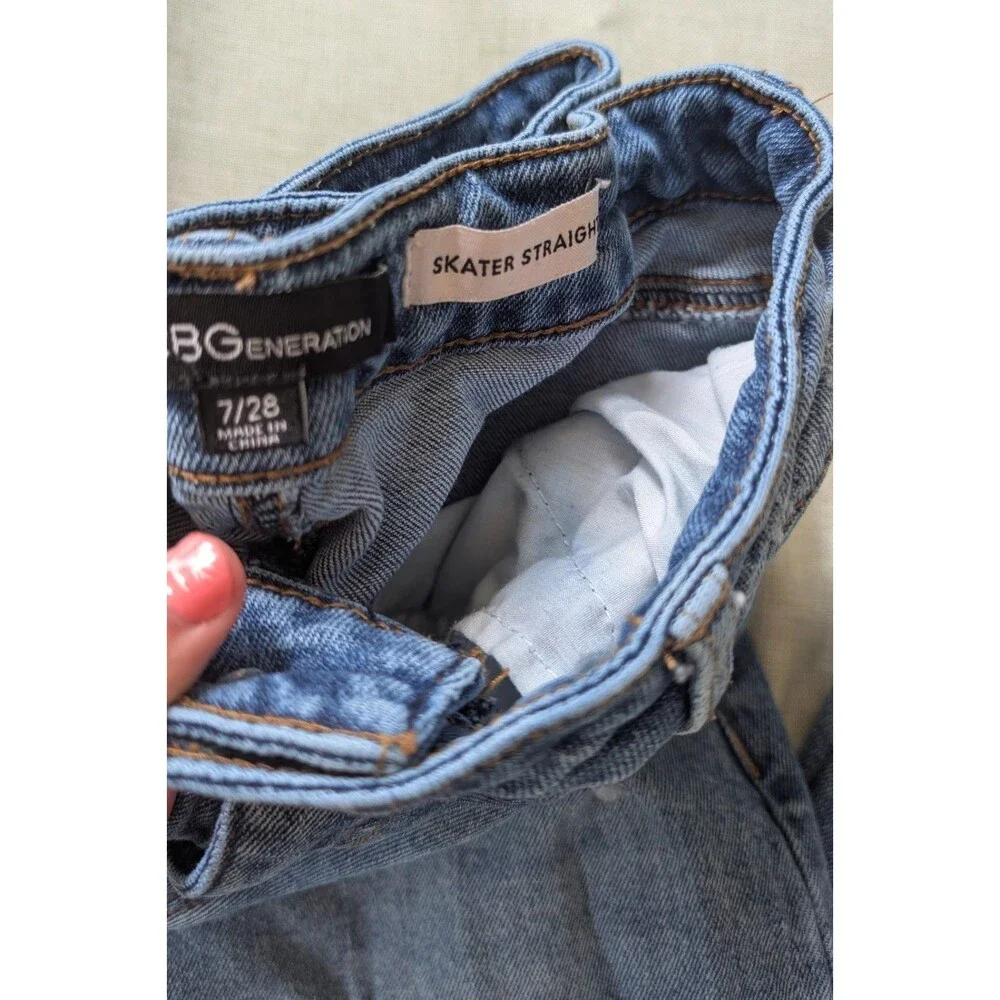 BCBG Generation Women's Size 7/28 Skater Jean Pants Blue